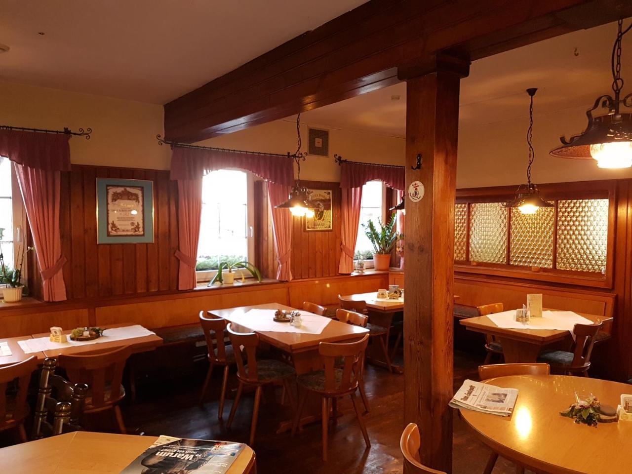 Irmelshausen Landgasthof "Zur Linde" מראה חיצוני תמונה
