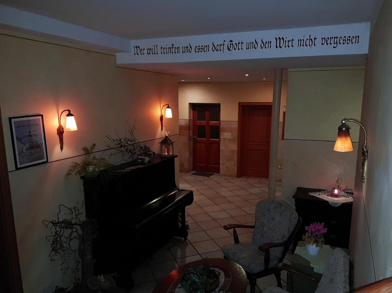 Irmelshausen Landgasthof "Zur Linde" מראה חיצוני תמונה